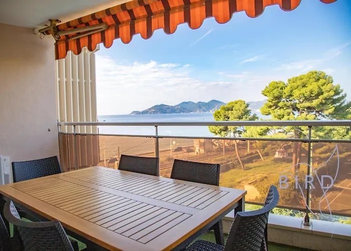 Vue Mer Et Esterel Cannes Just Next To The Beach