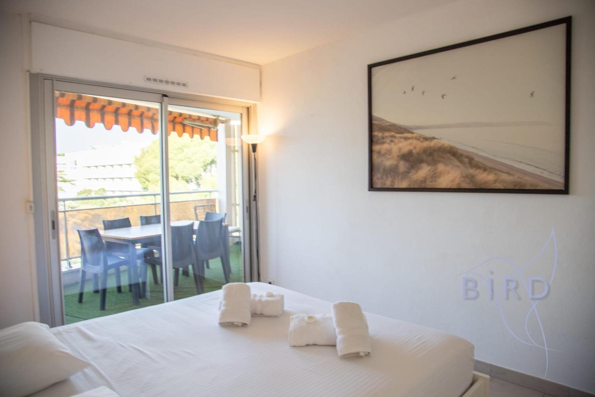 Apartment Vue Et Esterel Just Next To The Cannes